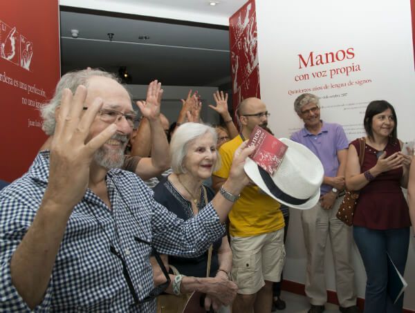 Exposicion Manos con voz propia